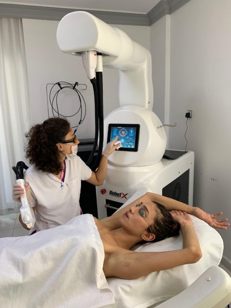 Türk Mühendisler Yüzde Yüz Yerli Lazer Epilasyon Cihazı Üretti