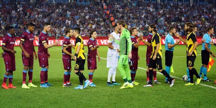 Uefa Avrupa Ligi: Trabzonspor: 0 - Aek: 0 (Maç Devam Ediyor)