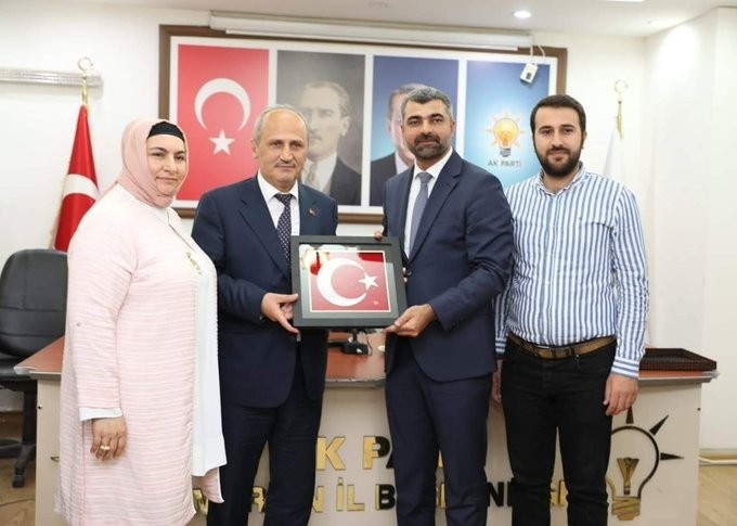 Bakan Turhan Mardin’de Partililerle Bir Araya Geldi