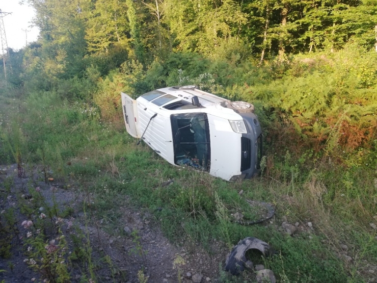 Yoldan Çıkan Araç Takla Attı: 1 Yaralı