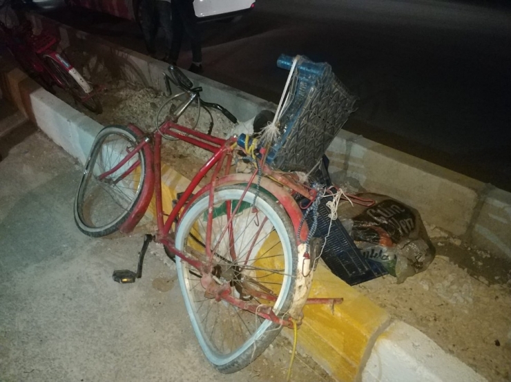 Otomobil Bisiklete Çarptı: 1 Ağır Yaralı