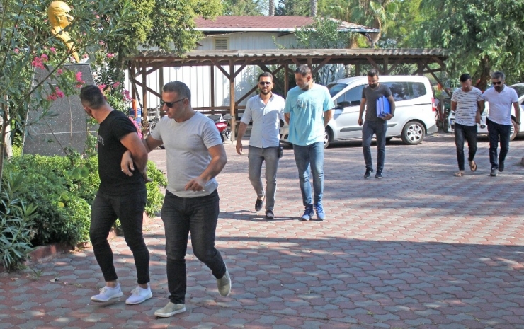 Garsonların Kadın Pazarladığı İddiası