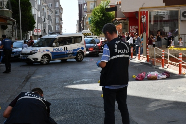 Sevgililere Sokak Ortasında Silahlı Saldırı