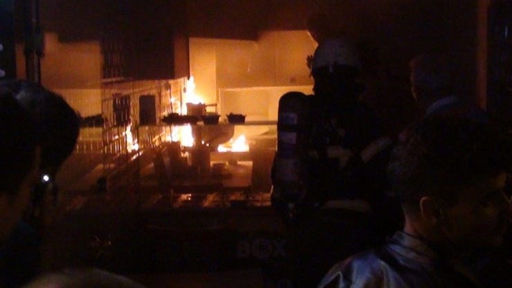 Tatlıcı Dükkanındaki Yangın Korkuttu