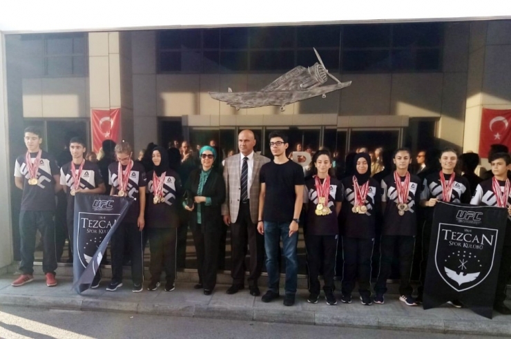 Turhan Çömez Türkiye’ye Döndü