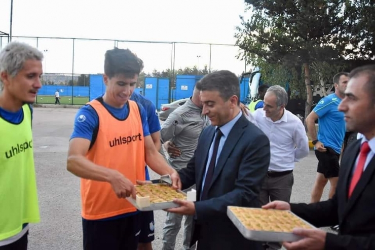 İl Sağlık Müdüründen Bb Erzurumspor’a Moral Ziyareti