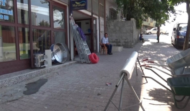 20 Bin Tl’si Çalındı, Yeni Evli İş Yeri Sahibi Hırsızlara Seslendi