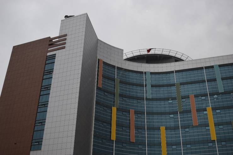 Malatya’da Şiddetli Rüzgar Can Aldı: 1 Ölü, 1 Ağır Yaralı