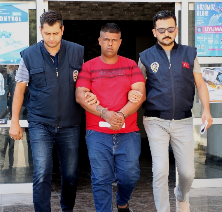 Tamir İçin Aldığı Telefonları Sattığı İddia Edilen Şüpheliyi Dövmesi Yakalattı