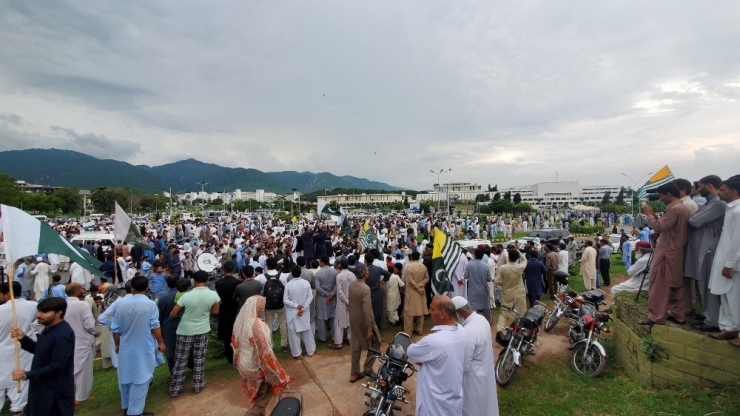 Pakistan Başbakanından Hindistan Hükümetine “Nazi” Benzetmesi