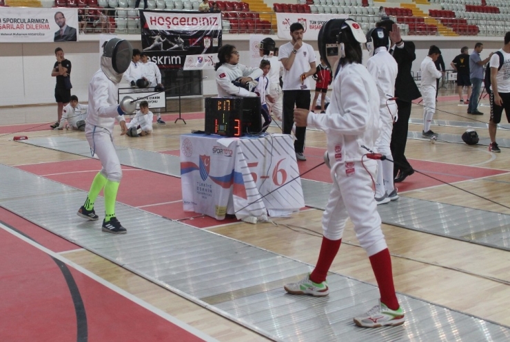 100. Yıl Milli Mücadele Eskrim Şampiyonası’na 27 İlden 953 Sporcu Katılacak