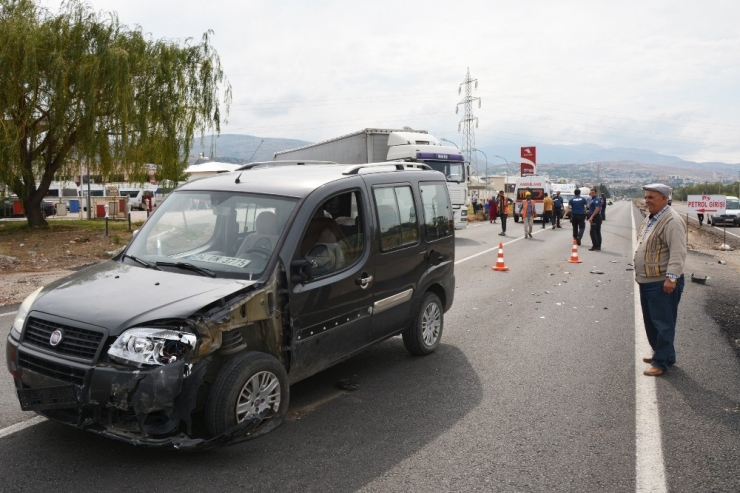 Sivas’ta Trafik Kazası: 9 Yaralı