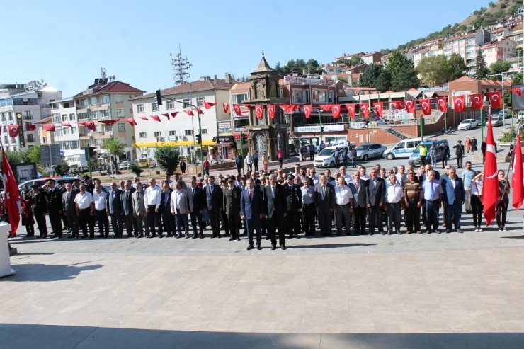 Tosya’da Zafer Bayramı Coşkuyla Kutlandı