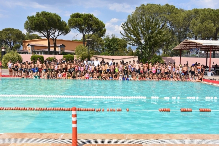 Yüzmeyi Öğrendiler, Sertifikayı Kaptılar