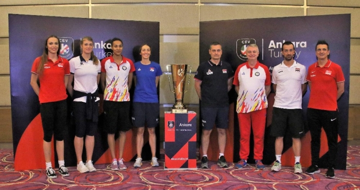 Avrupa Kadınlar Voleybol Şampiyonası Son 16 Turu Öncesi Medya Buluşması Gerçekleştirildi