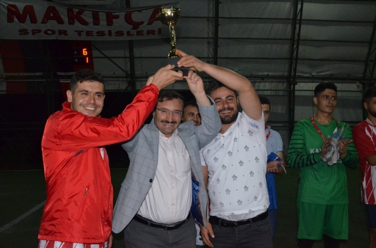 Emet’te Halı Saha Turnuvası