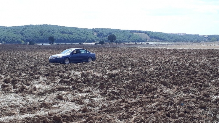 Şekeri Düşen Sürücü Tarlaya Uçtu