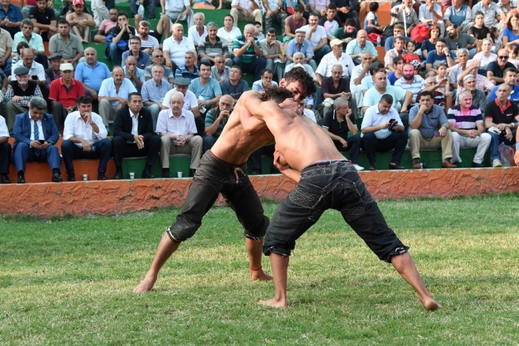 Geleneksel Karakucak Güreşlerinin Son Durağı Gözne Oldu