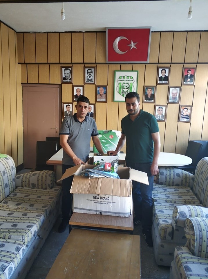 Milli Futbolcu İbrahim Üzümez’den Emetspor’a Destek