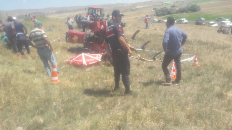 Tarla Sürerken Kaza Yapan Çiftçi Hayatını Kaybetti