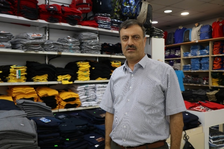 Akbaş: "Okul Kıyafetlerine Bu Sene Zam Yok"