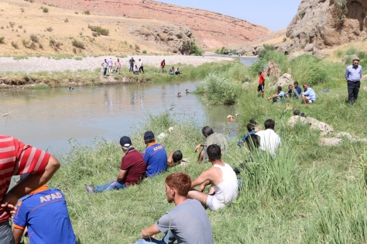 Siirt’te Basur Çay’ına Giren 1 Çocuk Boğuldu