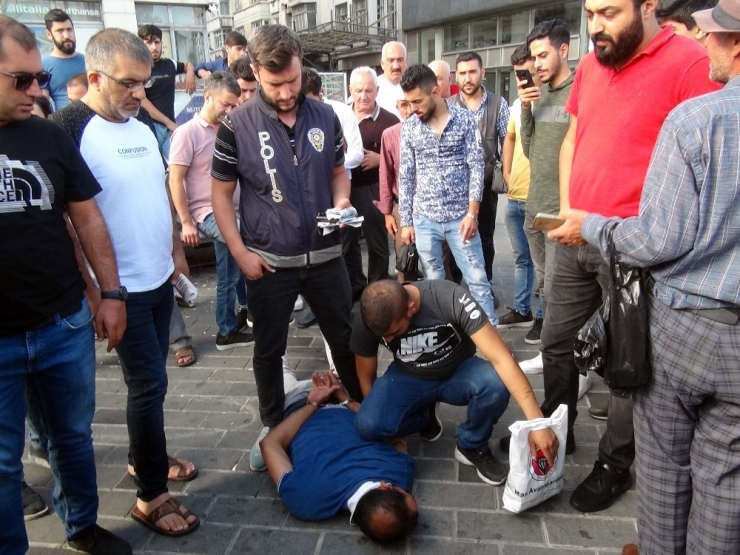 Sahte Dolar Bozdurmak İsterken Yakalandı