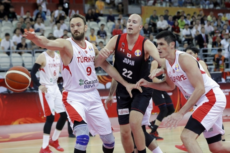 12 Dev Adam, Dünya Kupası’na Galibiyetle Başladı