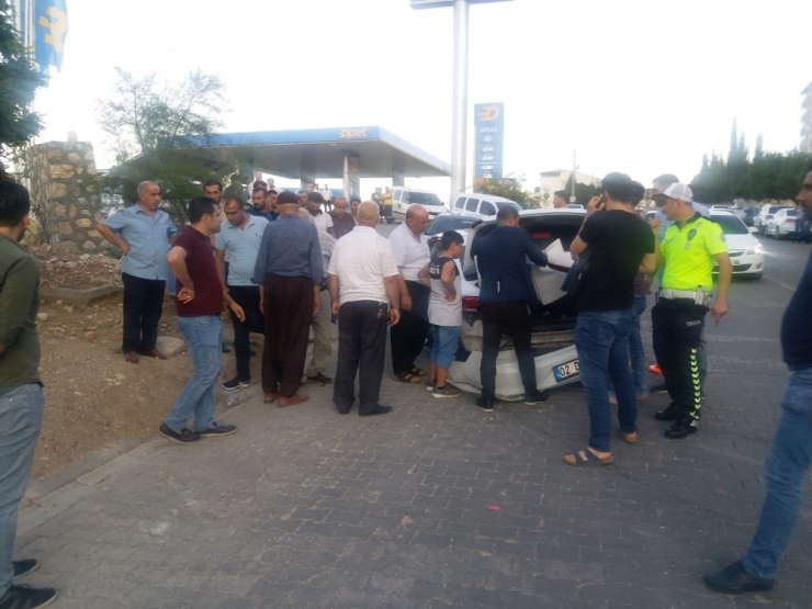 İki Otomobil Çarpıştı: 1 Yaralı