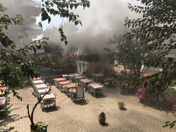 Kaş’ta Trafo Yangını Korkuttu