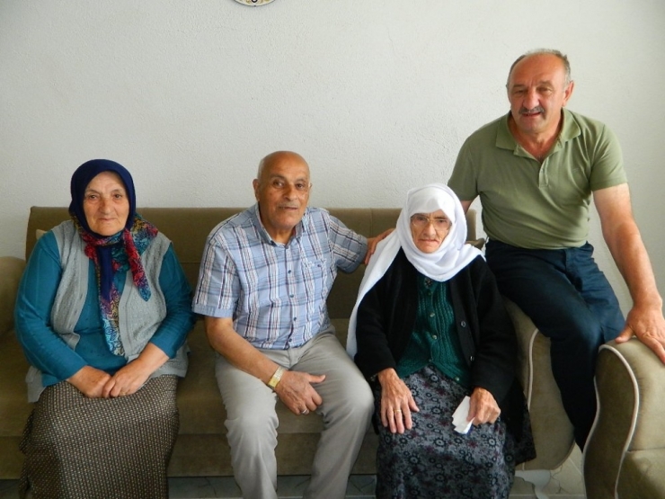 95 Yaşındaki Şahsenem Ninenin Köy Aşkı