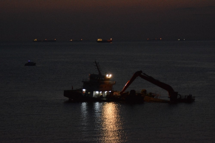 O Gemi Havanın Kararmasıyla Böyle Görüntülendi