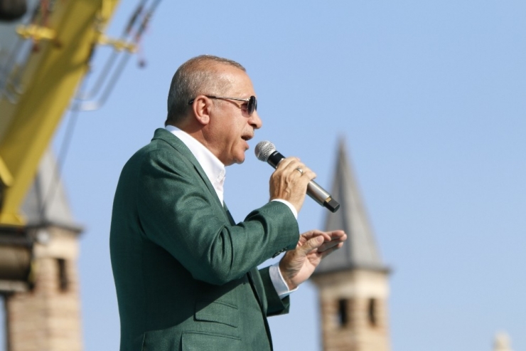 Cumhurbaşkanı Erdoğan: "Ülke Ve Milletin Yanında Olacaklarına Terör Örgütü Güdümündeki Partinin Borazanlığına Soyunuyorlar" (2)