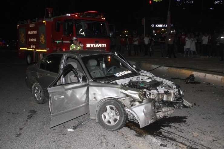 Elazığ’da İki Otomobil Çarpıştı, Biri Takla Attı: 3 Yaralı