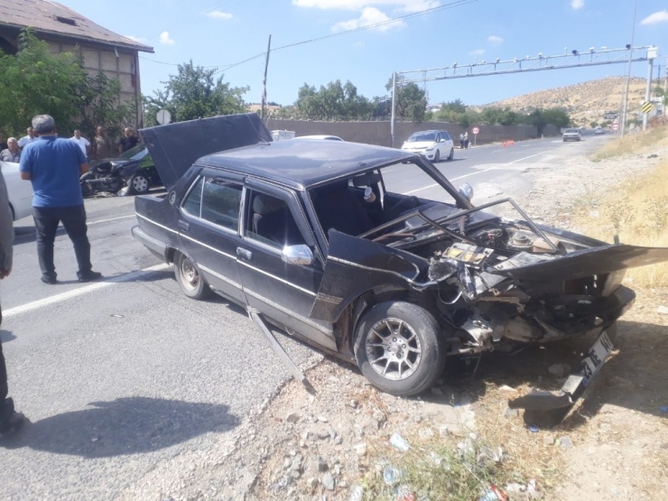 Elazığ’da Trafik Kazası: 4 Yaralı