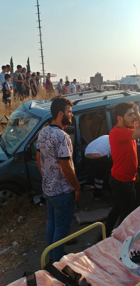 Gaziantep’te Otomobil İle Hafif Ticari Araç Çarpıştı: 1 Ölü, 7 Yaralı