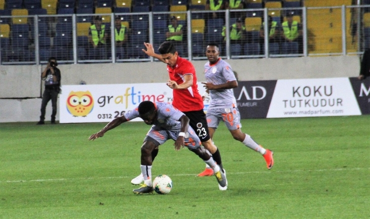 Süper Lig: Gençlerbirliği: 1 - Medipol Başakşehir: 2 (Maç Sonucu)