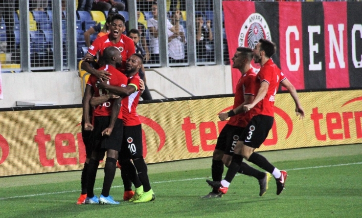 Süper Lig: Gençlerbirliği: 1 - Medipol Başakşehir: 0 (İlk Yarı)