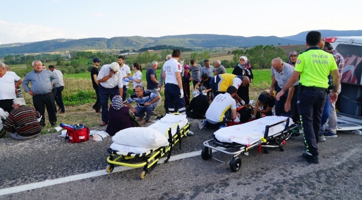 Kastamonu’da Yolcu Minibüsü İle Kamyonet Çarpıştı: 1 Ölü, 11 Yaralı