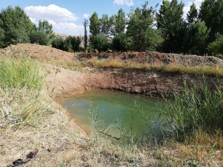 Su Kuyusuna Düşen Şahıs Yaralandı