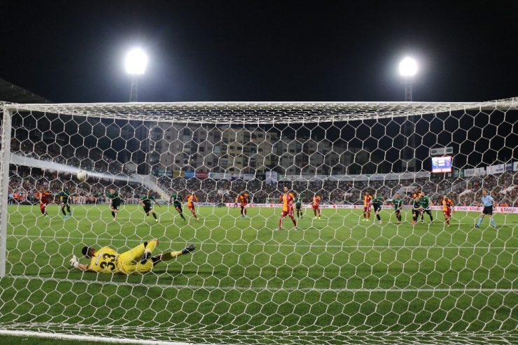 Penaltı Avcısı Stachowiak