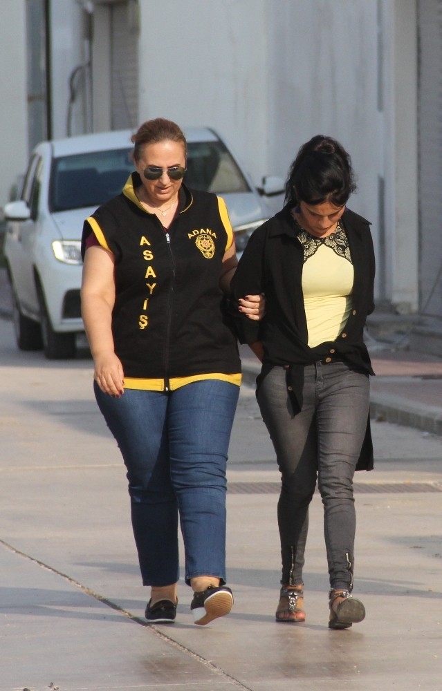 Genç Kız Yaşının 3 Katı Hırsızlık Yaptı