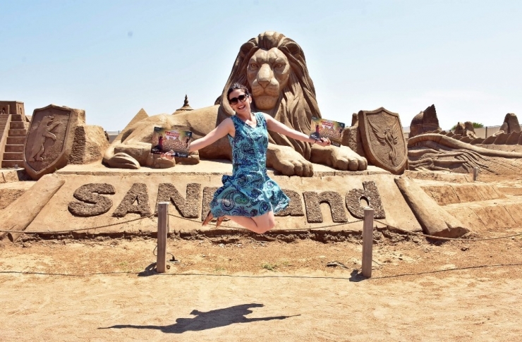 Kum Heykellere ‘Ortadoğulu Gezen Turist’ Dopingi