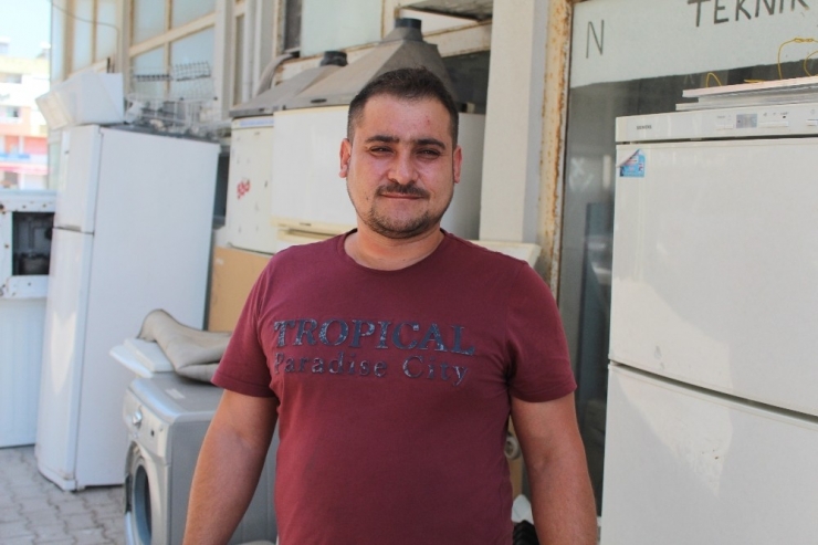 Kağıt Toplayıcı Olarak Gelip Çeyiz Düzdüler