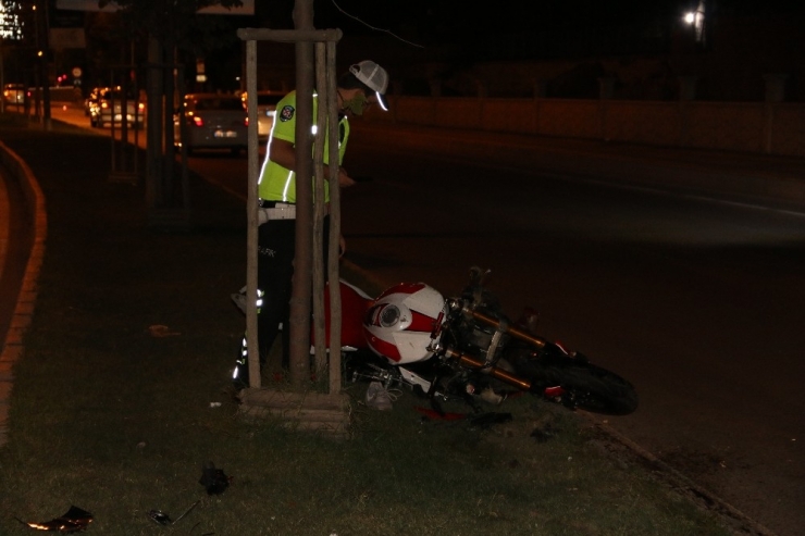 Elazığ’da Motosiklet Kazası: 1 Ölü, 2 Yaralı