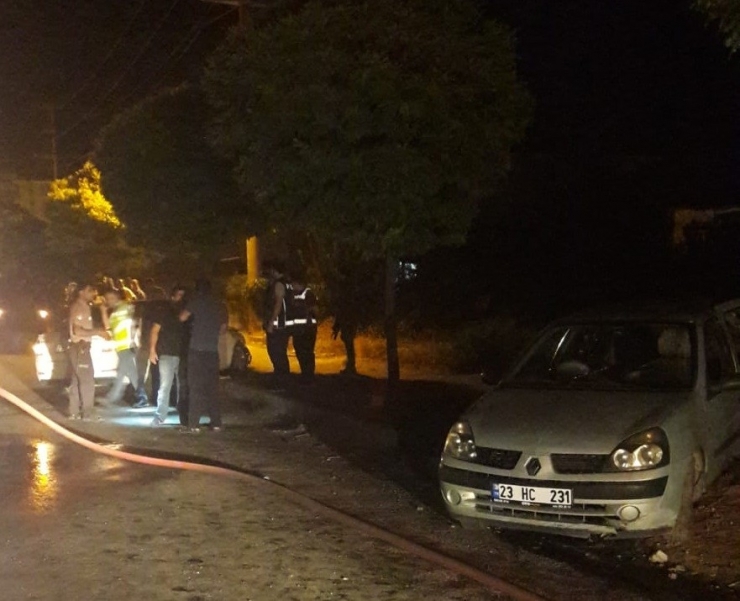 Otomobiller Çarpıştı: 5 Yaralı