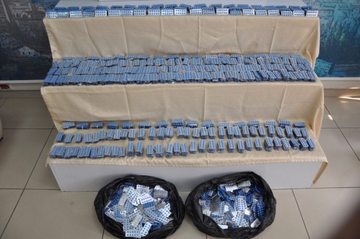 Otomobilden 49 Bin 730 Adet Hap Çıktı