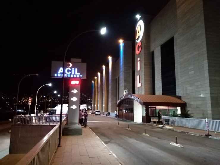 Dereye Uçan Araç Anne Ve 2 Çocuğuna Mezar Oldu