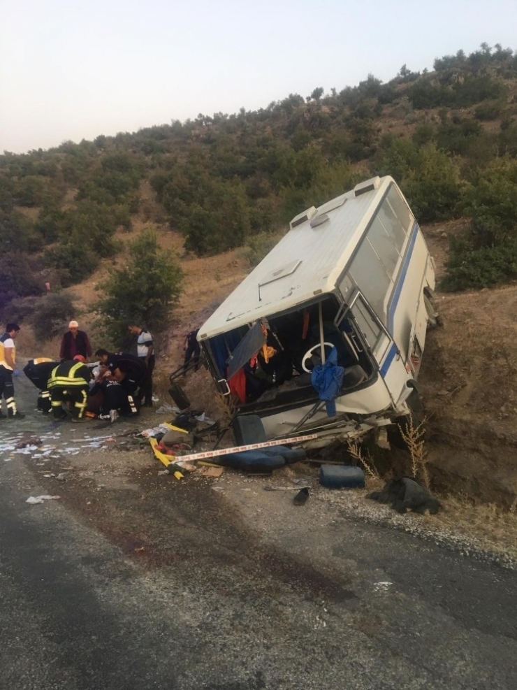 İşçi Servisi Uçuruma Yuvarlandı (2)