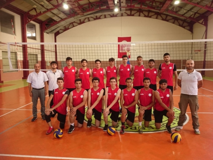 Melikgazi Belediyespor Voleybol Genç Ve Yıldız Takımı Sezonu Açtı